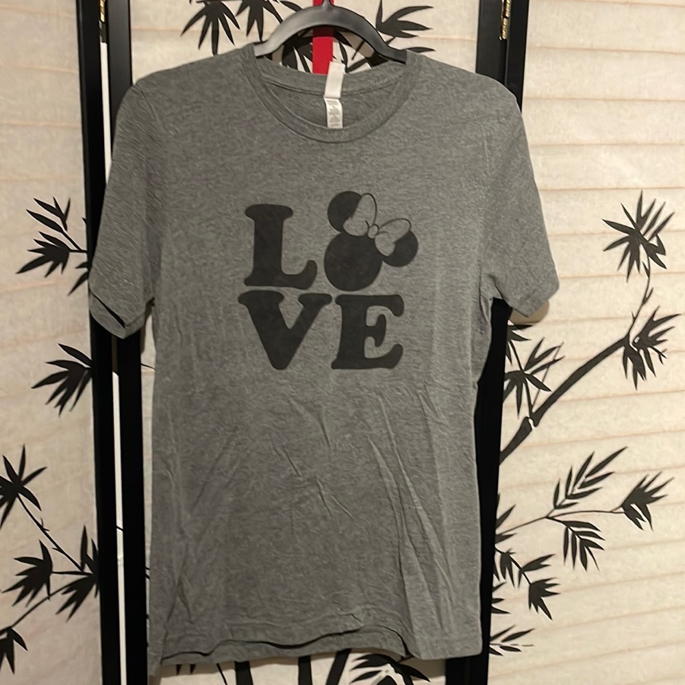 Minnie Mouse M size tee